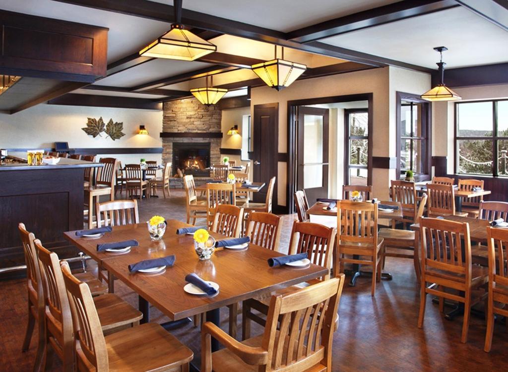 Deerhurst Resort Huntsville Restaurang bild